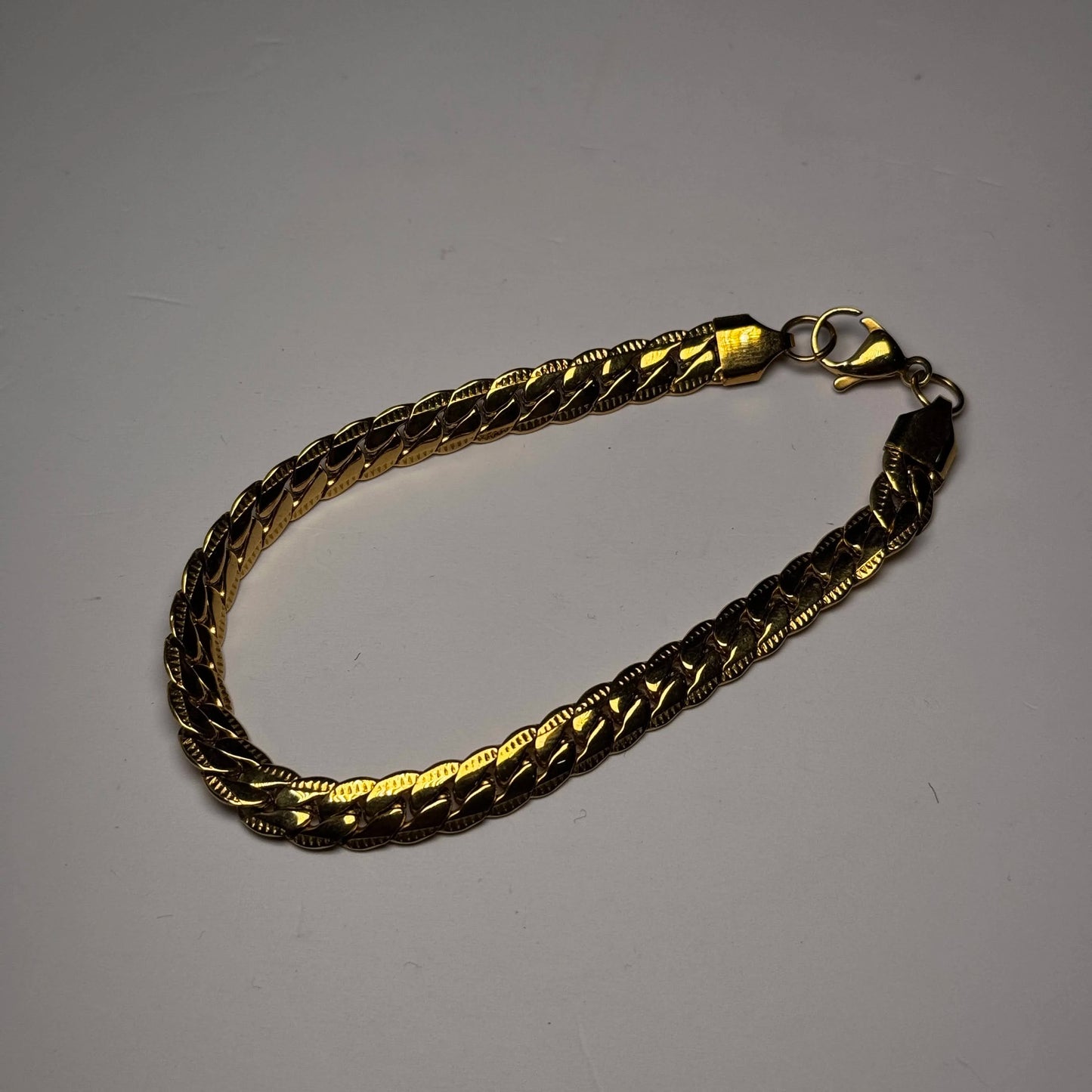 Premium Alloy Bracelet for Men – Stylish, Durable & Lightweight Wrist Accessory for Daily Wear