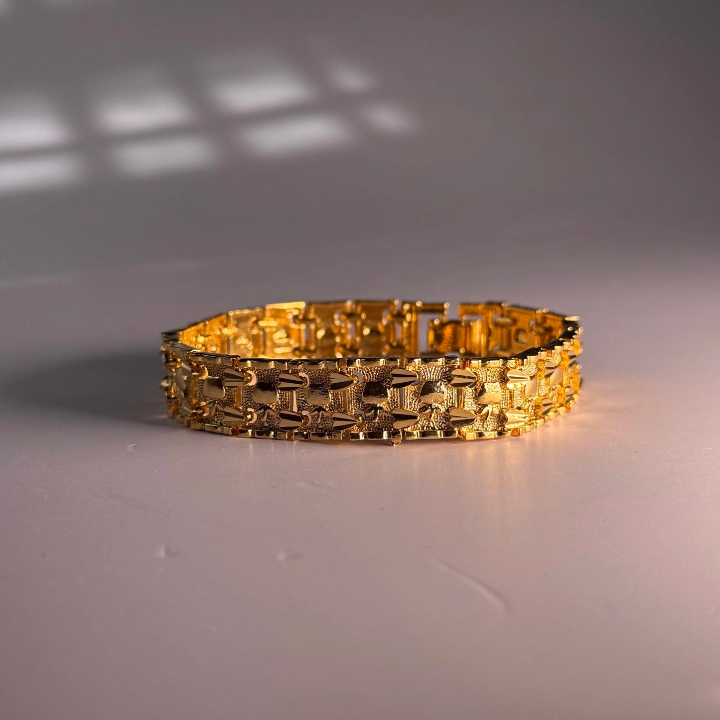 1 Gram Gold Plated Men’s Bracelet – Elegant, Stylish & Skin-Friendly Accessory for All Occasions