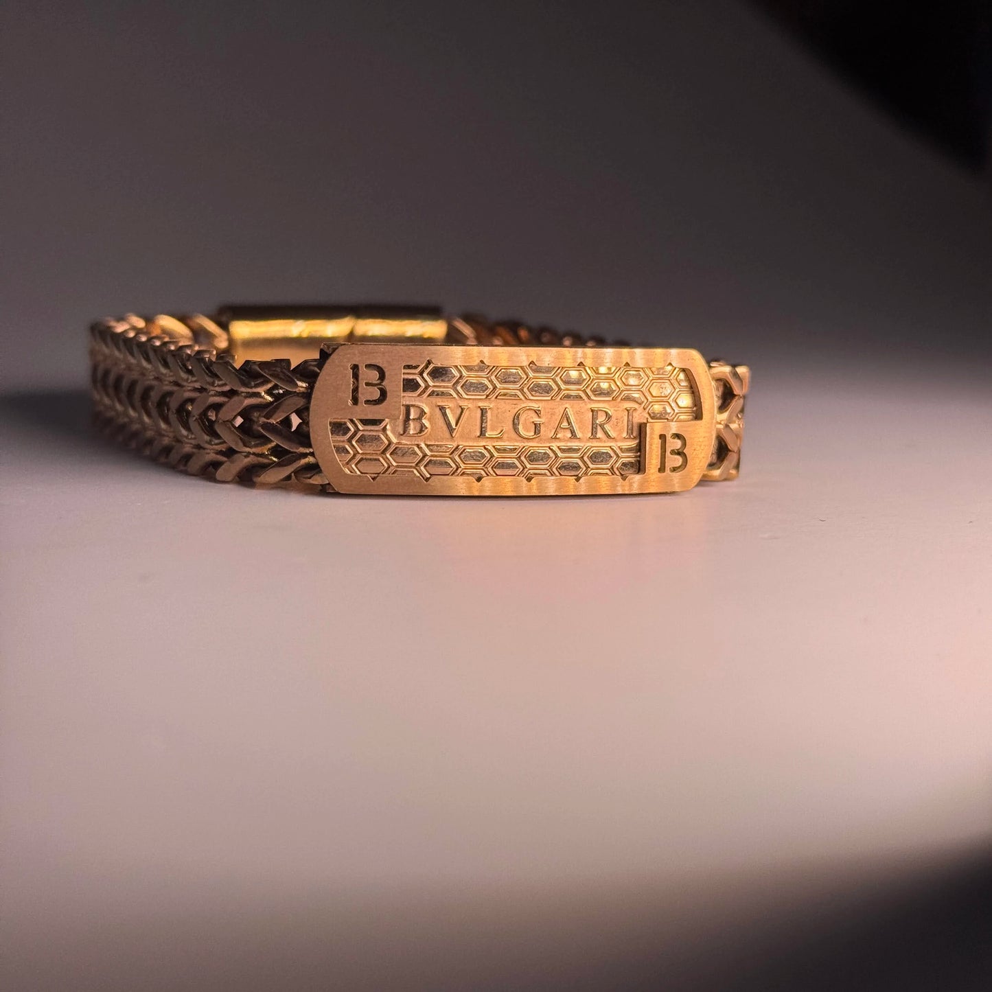 🔶 Charming Design Premium-grade Quality Golden Color Bracelet For Men
